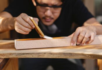 Secretos del acabado: El arte de proteger la madera